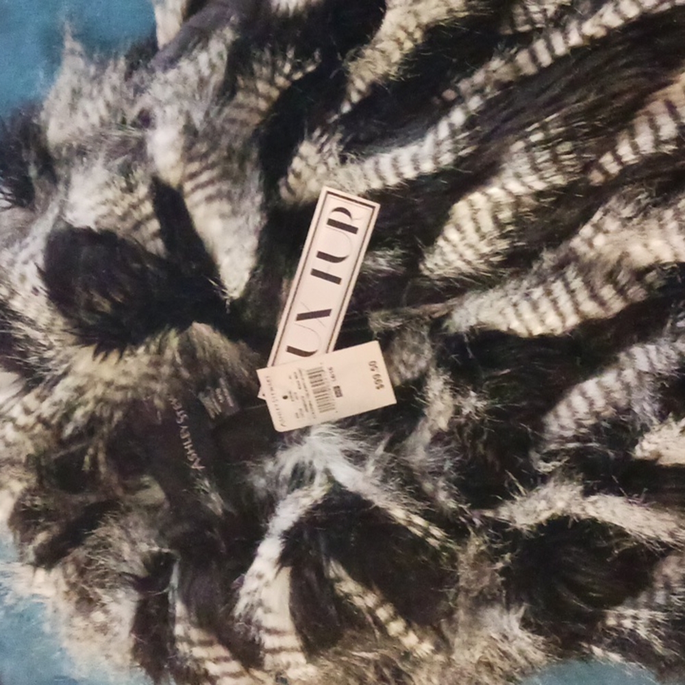 Black & white faux fur sleeveless jacket/shirt